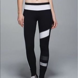 Size 2 Black & White Lululemon Speed Tight II